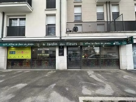 location commerce 173 m²
