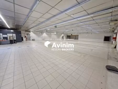 location commerce claye souilly 77410 960m²