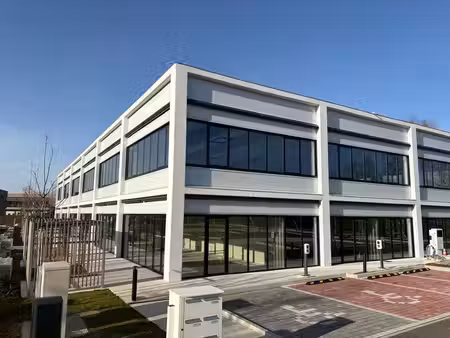 location commerce collegien 77090 104m² à 1472m²
