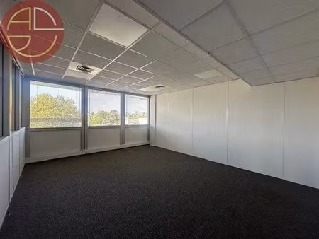 location commerce 203 m²