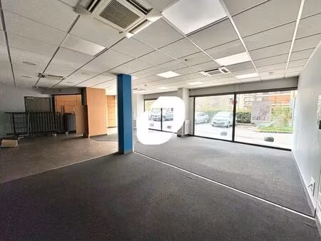 location commerce 167 m²