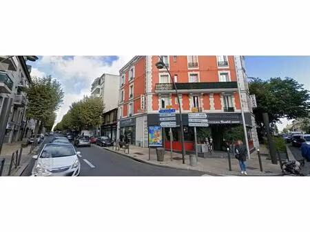 location commerce 70 m²