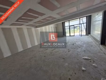 location commerce 60 m²