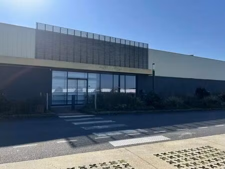 location commerce montivilliers 76290 1200m²