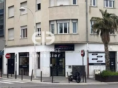 location commerce nice 06200 94m²