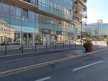 location commerce roubaix 59100 94m²