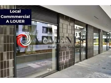 location commerce 105 m²