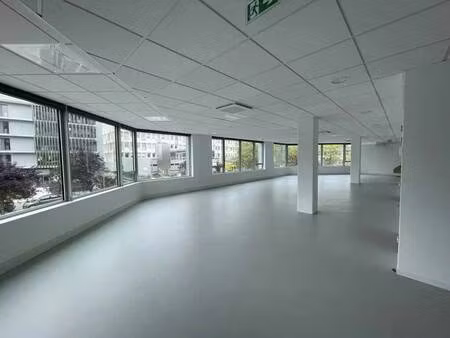 location bureaux 27 m² à 749 m²