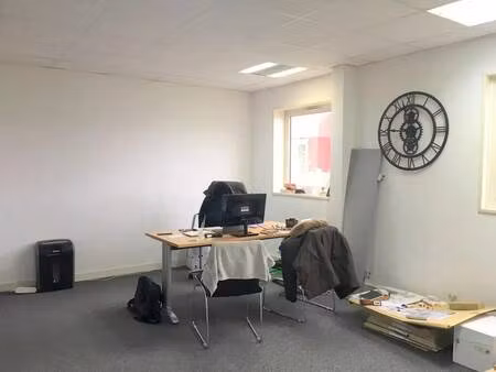 location bureaux 63 m²