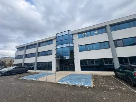 location bureaux 126 m² à 136 m²