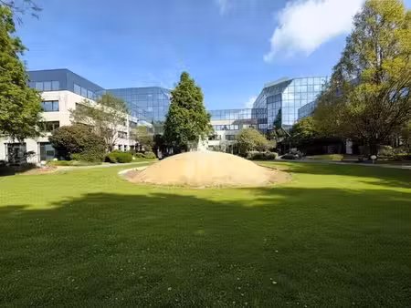 location bureaux 99 m² à 1 661 m²