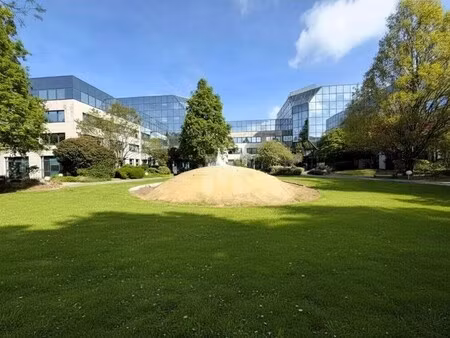 location bureaux 99 m² à 2 009 m²