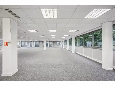 location bureaux 215 m² à 639 m²