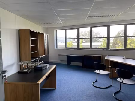 location bureaux 14 m² à 493 m²