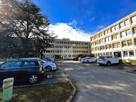 location bureaux 37 m² à 707 m²