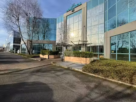 location bureaux 325 m² à 1 097 m²