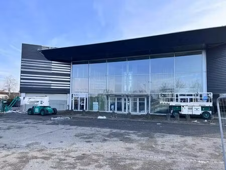 location commerce 500 m² à 1 700 m²