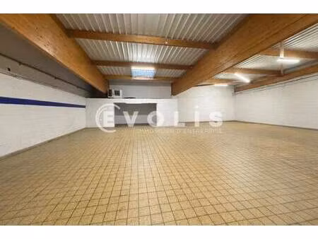 location commerce 1 600 m²