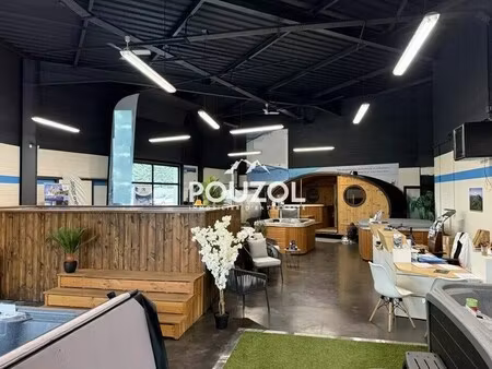 location commerce 311 m²