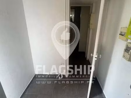 location commerce 42 m²