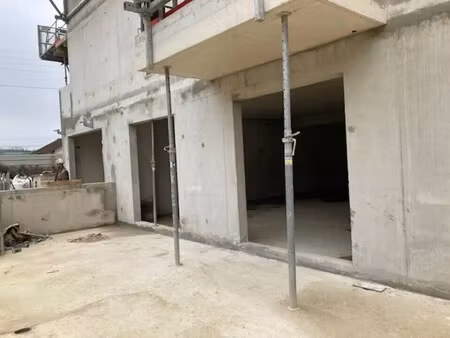 location commerce 228 m²