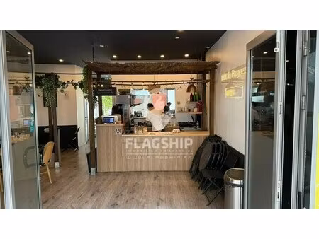 location commerce 90 m²