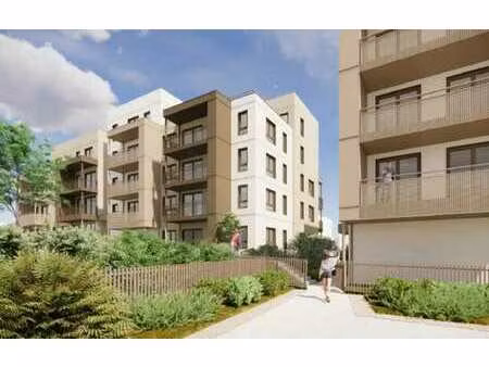 location commerce 142 m²