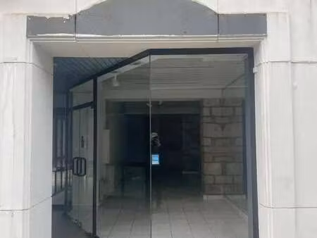 location commerce 85 m²