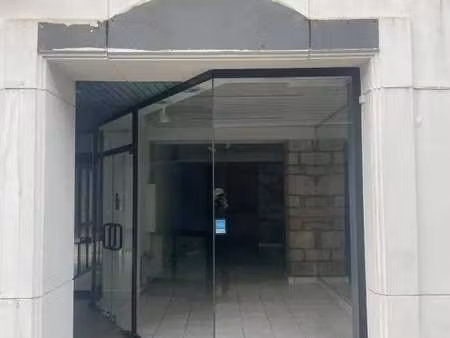 location commerce quimper 29000 85m²