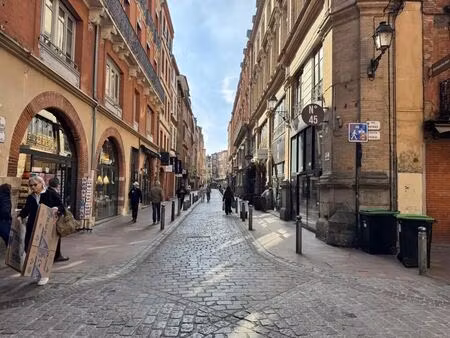 location commerce 60 m²