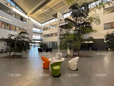 location bureaux 82 m² à 485 m²