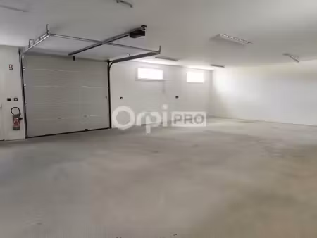 location entrepôt saint-junien 87200 156m²