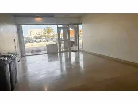 location commerce 50 m²