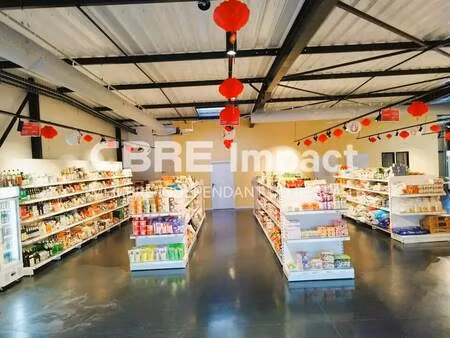 location commerce 308 m²