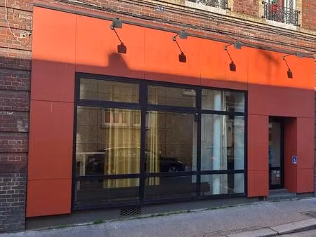 location commerce 130 m²