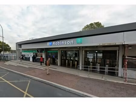 location commerce 160 m²