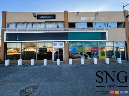 location commerce 240 m²