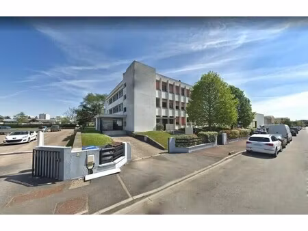 location bureaux 27 m² à 1 163 m²