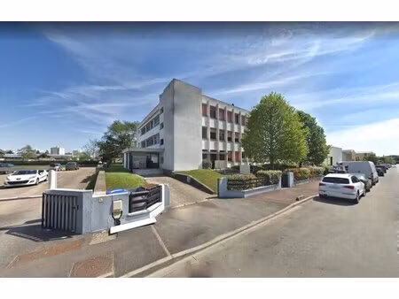 location bureaux 74 m² à 187 m²