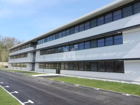 location bureaux 232 m² à 2 490 m²