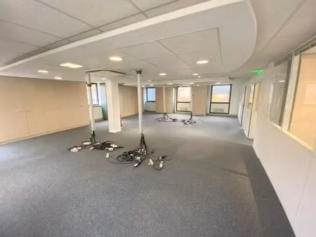 location bureaux 247 m² à 1 052 m²