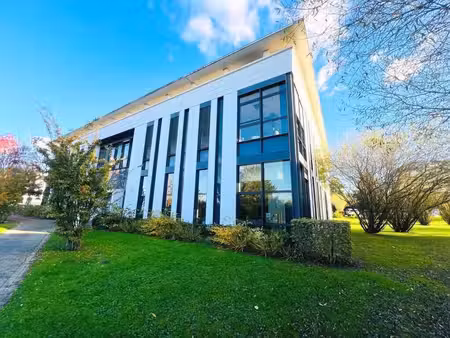 location bureaux élancourt 78990 2118m²