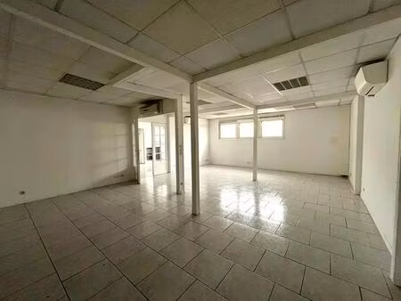 location bureaux 79 m²