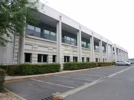 location bureaux 273 m² à 1 025 m²