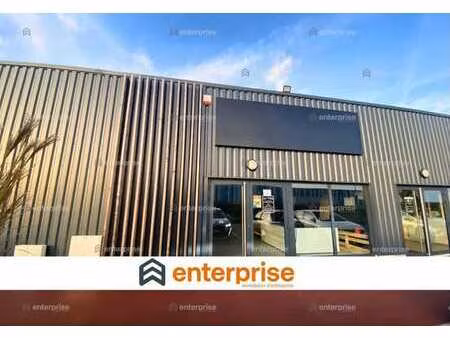 location commerce 242 m²