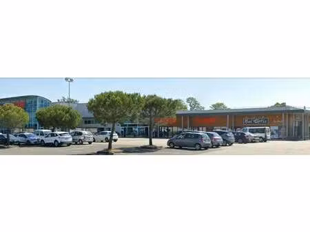 location commerce 194 m²