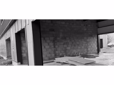 location commerce 63 m²