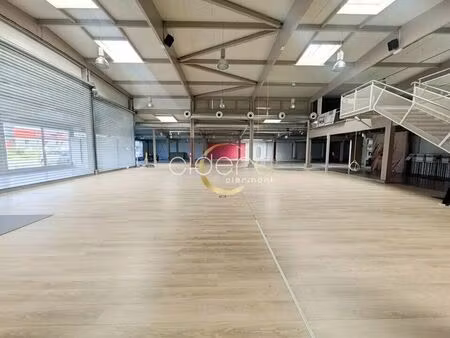 location commerce 1 464 m²