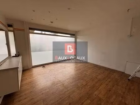 location commerce 35 m²