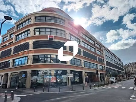 location commerce 241 m²